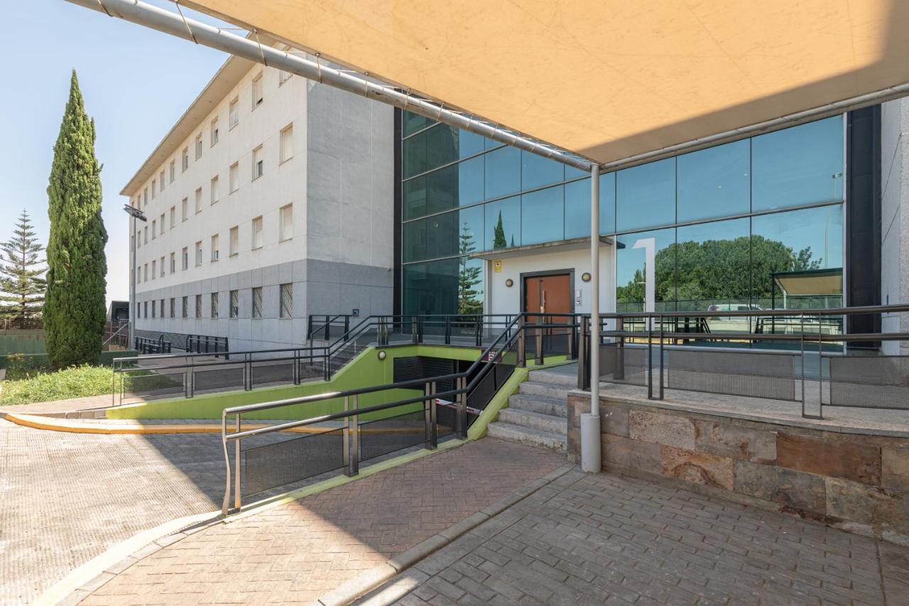 Apartment With Free Parking And Pool Bormujos Zewnętrze zdjęcie