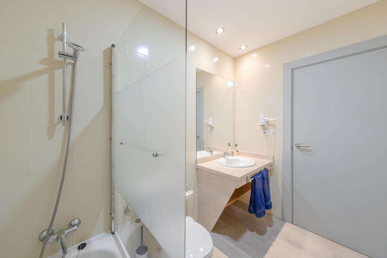 Apartment With Free Parking And Pool Bormujos Zewnętrze zdjęcie